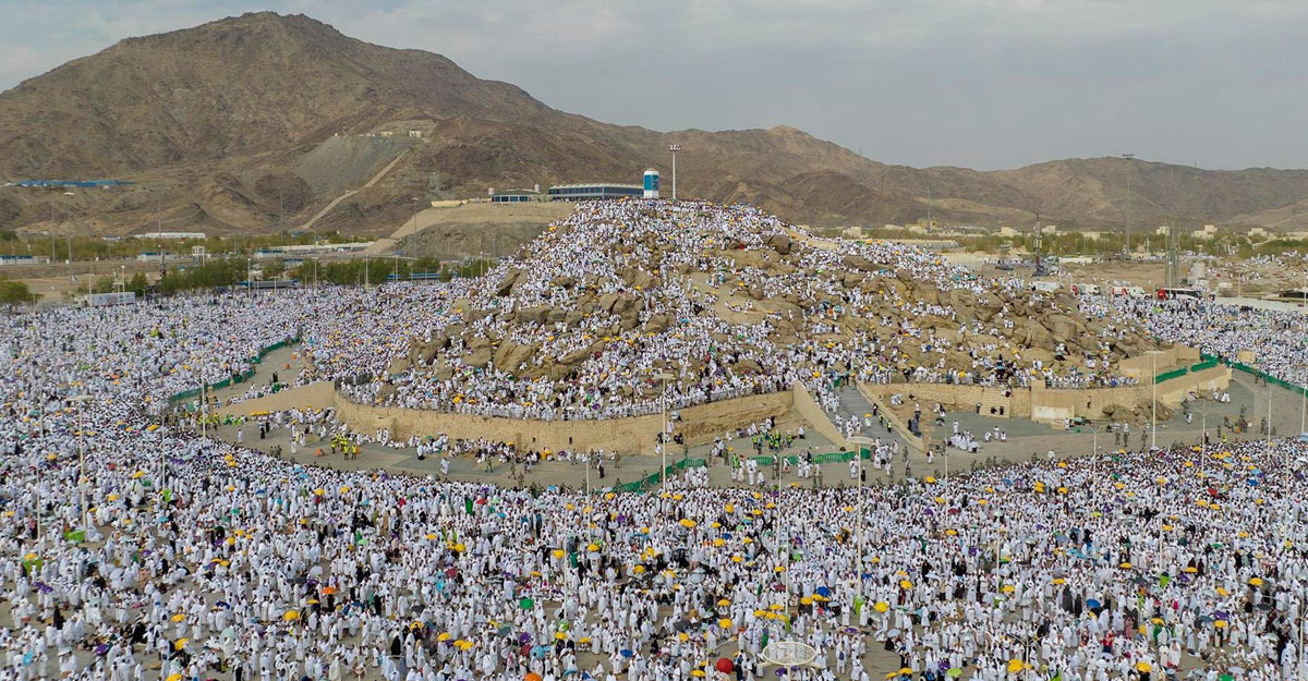 আজ পবিত্র হজ, আরাফাত ময়দানে মুখর ‘লাব্বাইক আল্লাহুম্মা লাব্বাইক’